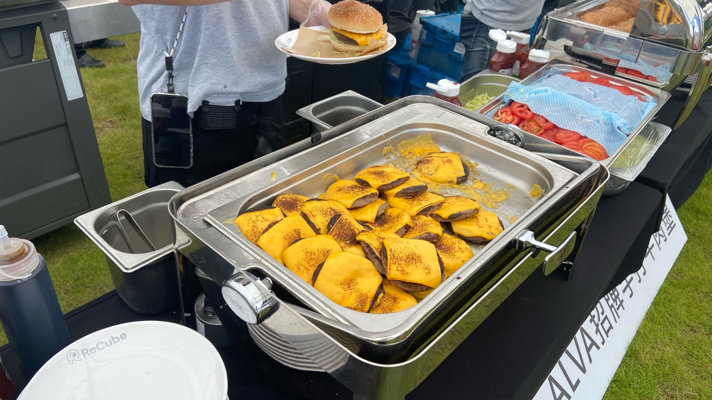 ReCube reusable tableware in use at an event - 活動重用餐具租借服務