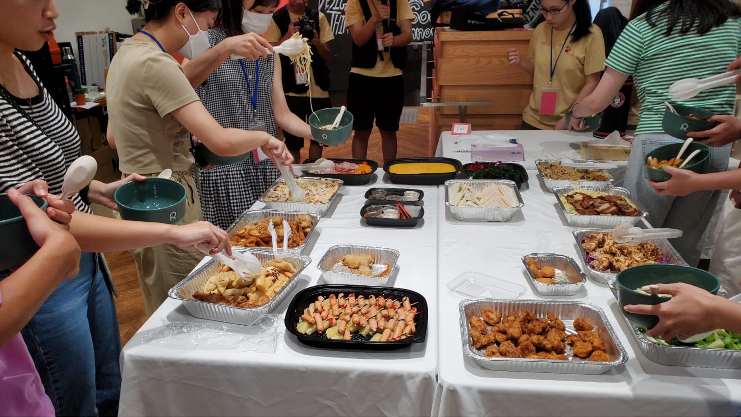 ReCube reusable tableware in use at an event - 活動重用餐具租借服務