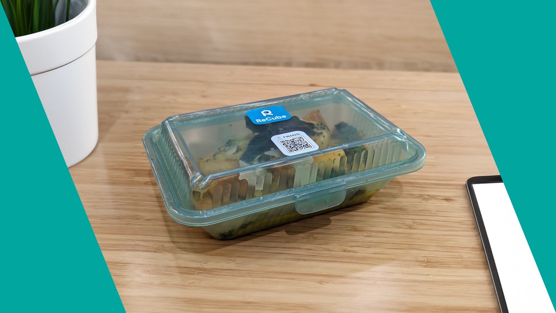 ReCube Reusable box in use